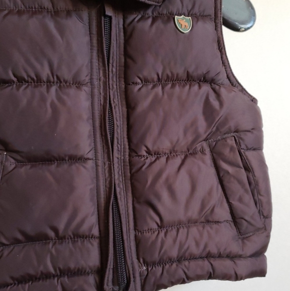 2/$20 unisex Joe Fresh Dark Brown Hooded Puffer Vest, zip up Size 6-12 months - Picture 6 of 8